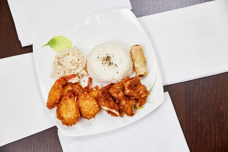 Coconut Shrimp Combo Plate