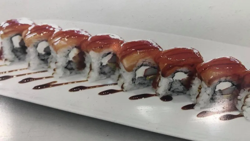 Salmon baked Roll