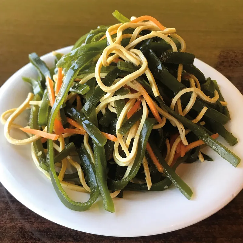 46. Tofu & Seaweed Noodle