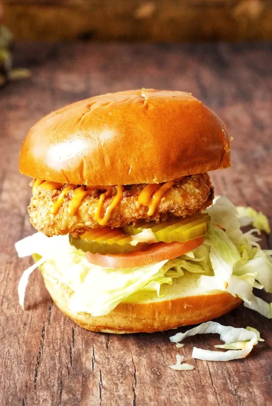 Crispy Cottage Cheese(Paneer)Burger