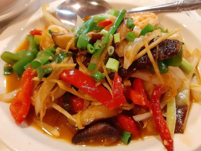22. Ginger Stir-Fry (Pad Khing)