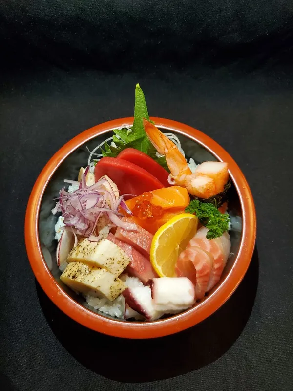 Lunch Chirashi (10pcs)