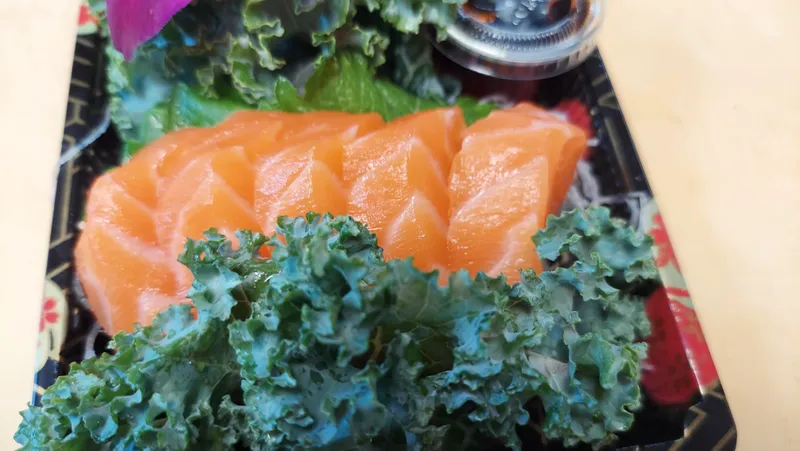 Salmon (Sake) sashimi