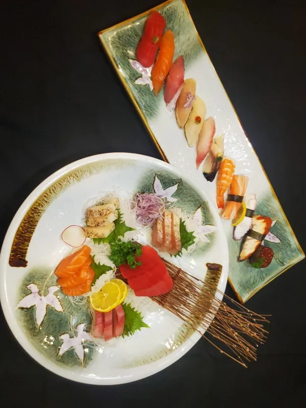 Sushi & Sashimi Dinner Combo