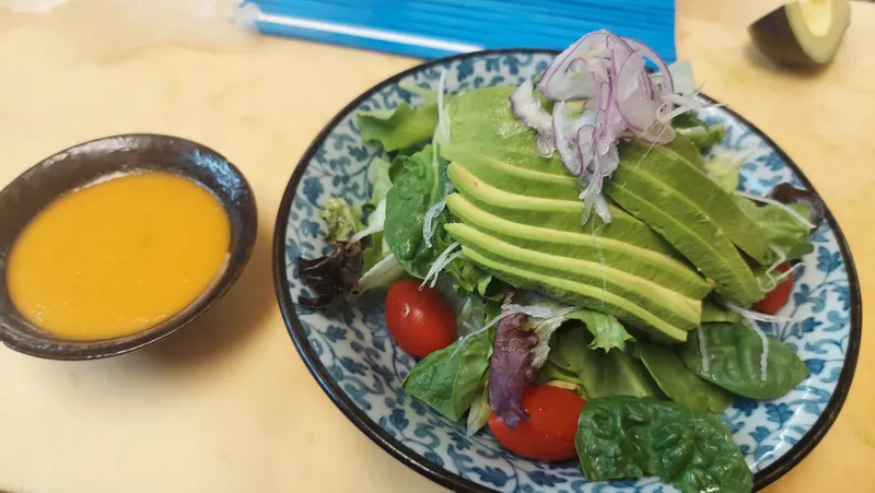 Avocado salad
