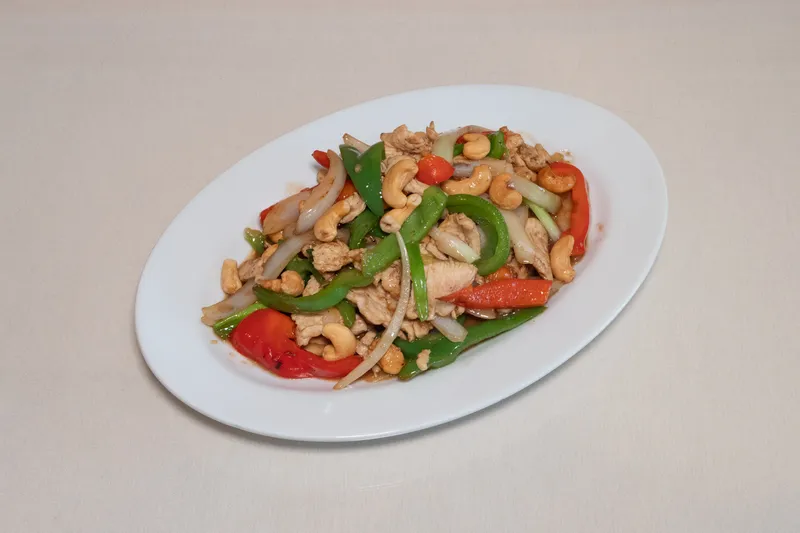 24. Cashew Stir-Fry (Pad Met Mamuang)