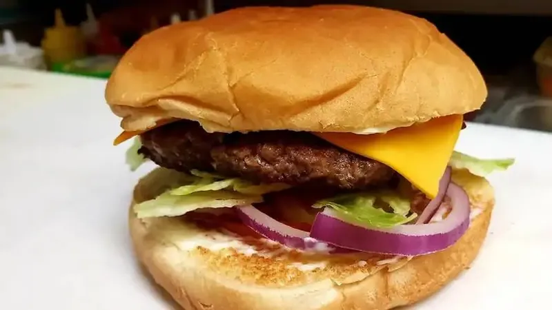 Cheeseburger with Fries