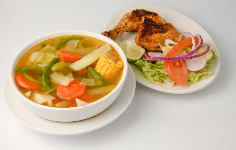 Sopa de pollo