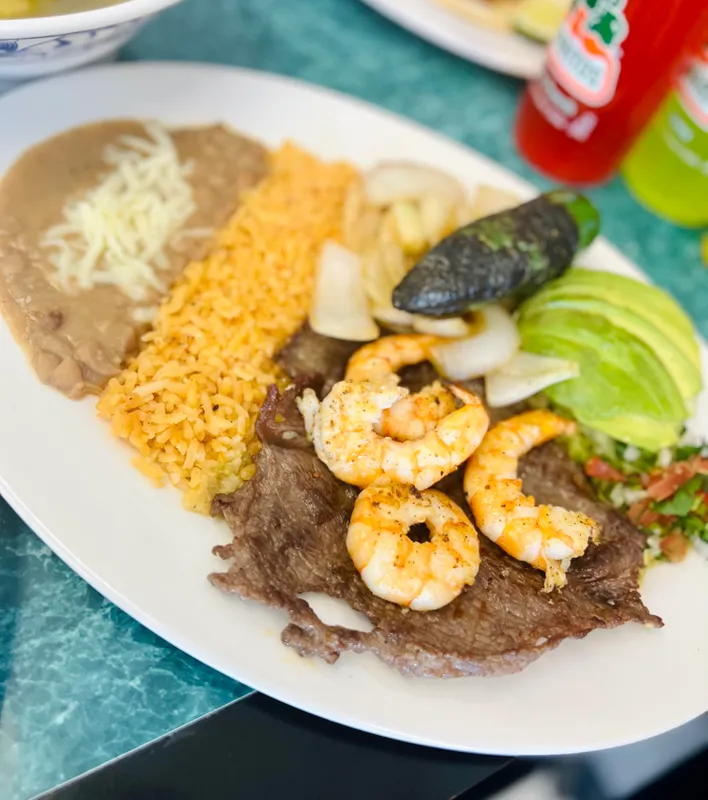 Mar Y Tierra Platter