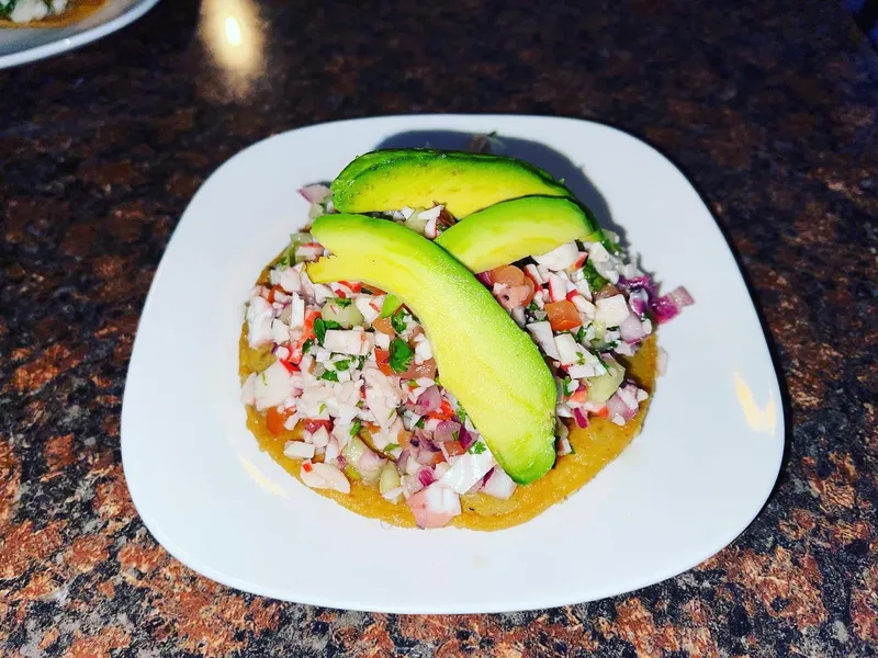 Tostada De Pescado con Pulpo