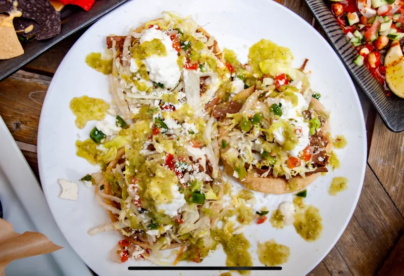 Sopes De Fresco