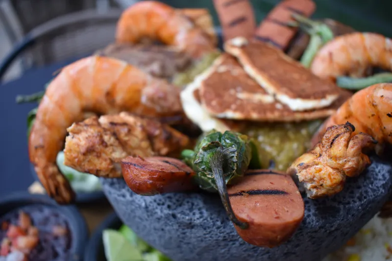 El Chingón Molcajete (For 2)