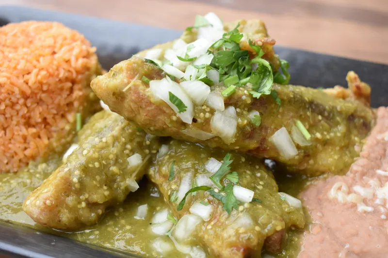 Chicharrón en Salsa Verde