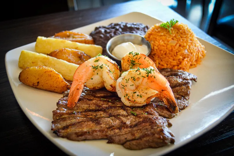 Steak y Camarones