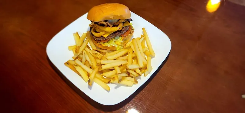 31. Hamburger & Fries