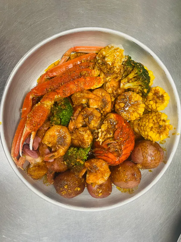 Seafood Deluxe (Beef Sausage)