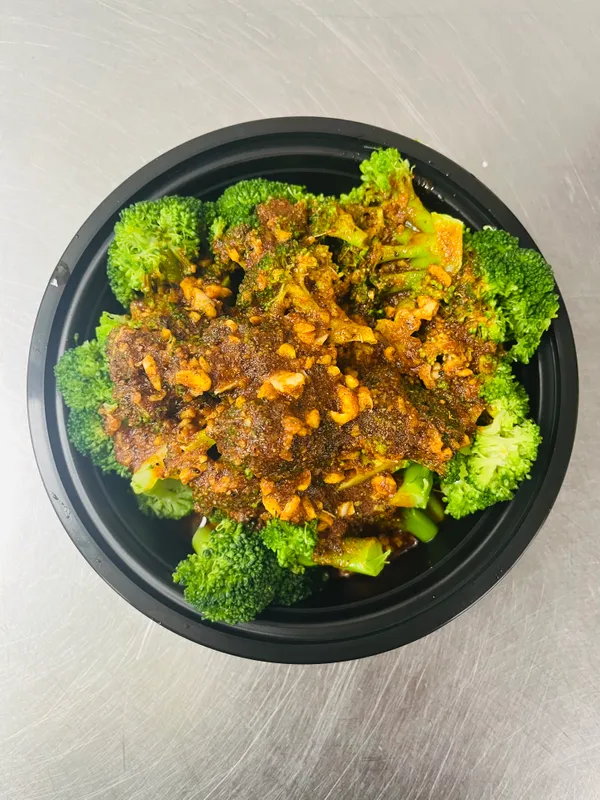 Broccoli with sauce