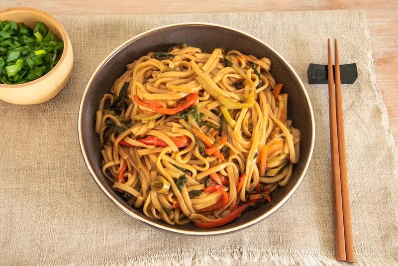 Vegetable lo mein