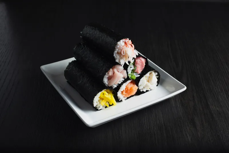 Yellowtail Roll