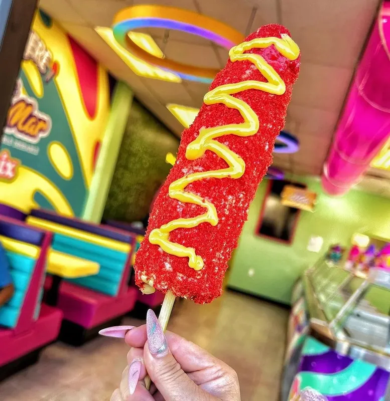 Elote Entero Hot Cheeto (Corn On The Stick With Hot Cheetos)