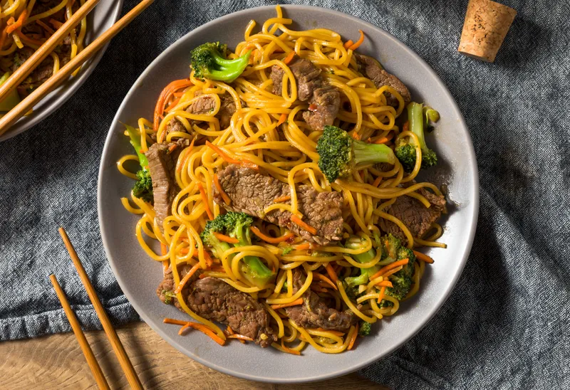 L4. Beef Lo Mein Or Mai Fun