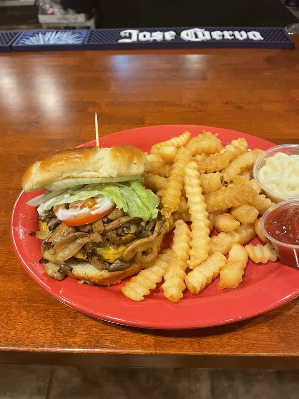 Hamburguesa Con Todo, Papas Y Aros De Cebolla