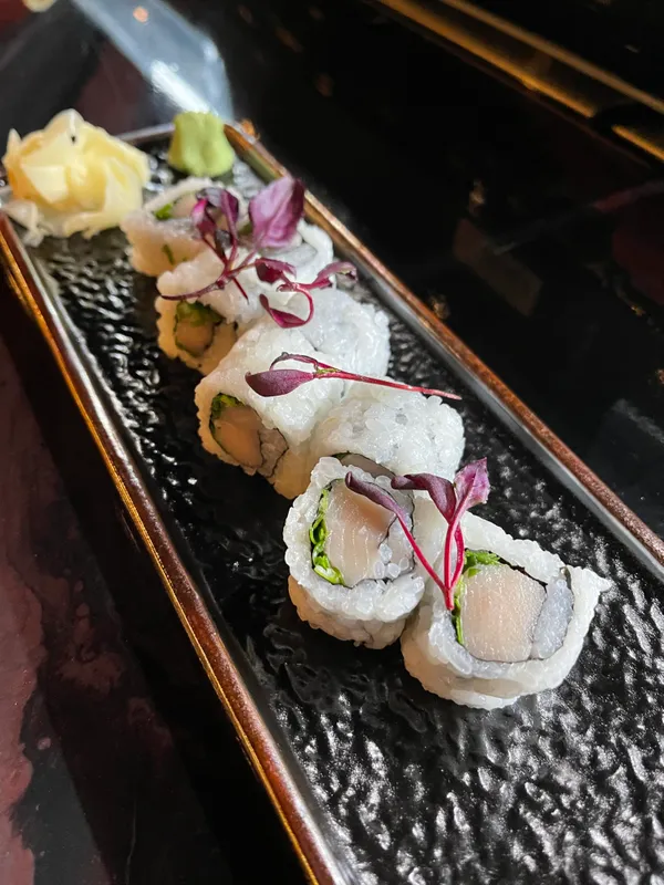 Yellowtail Scallion Roll