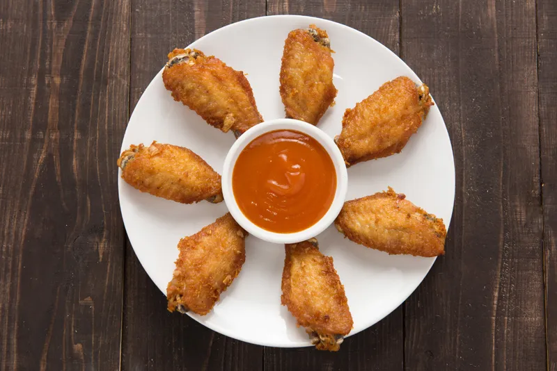 6 Pieces of Wings & Fries