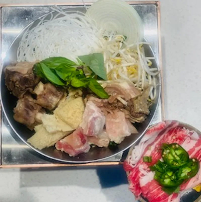 Stone Bowl Pho (Pho Tho Da)