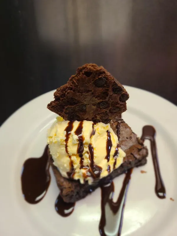 Fudge Brownie a La Mode