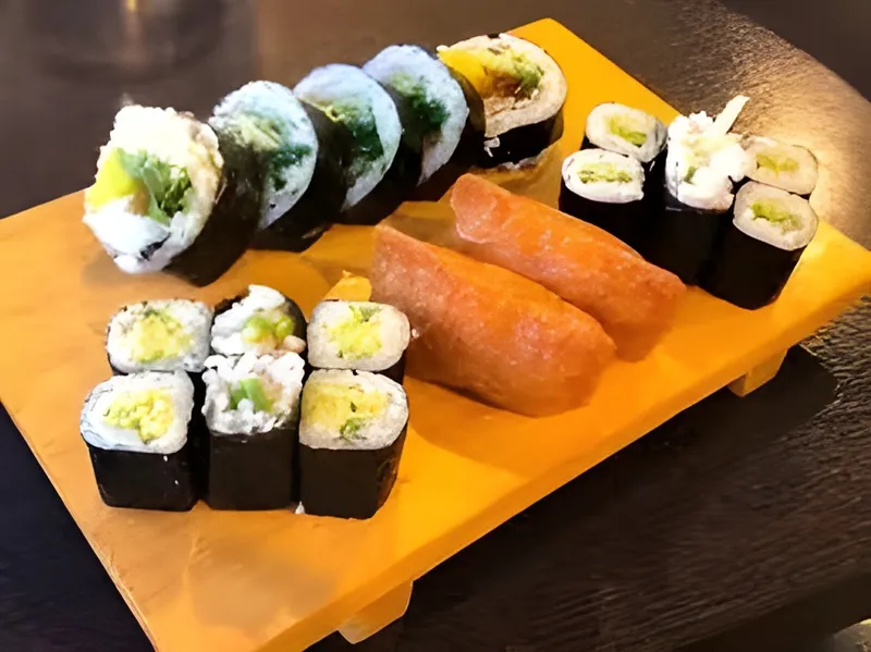 No. 4 Sushi Veggie Combo