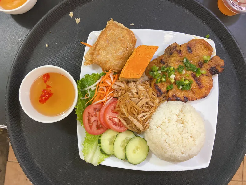 30. Cyclo Special Broken Rice Dish / Com Tam Dac Biet Cyclo