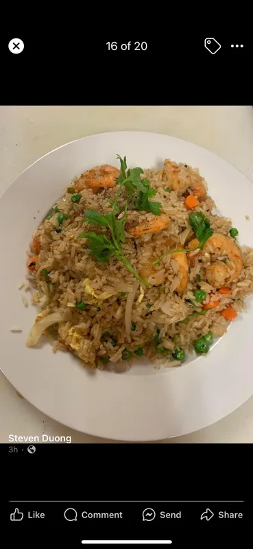 39. Shrimp Fried Rice / Com Chien Tom
