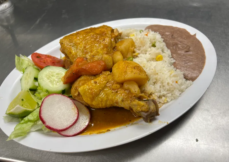 Pollo Guisado