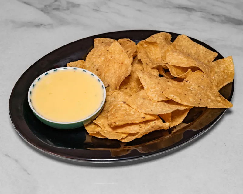 CHIPS & QUESO