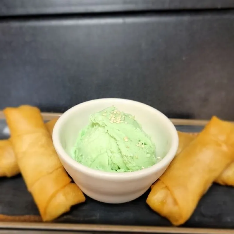 Green Tea Cream with Fried Banana Roll