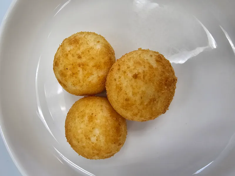 Cheese Ball (3 Pcs)