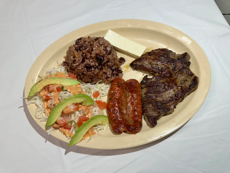 Carne Asada Con Chorizo Y Casamiento