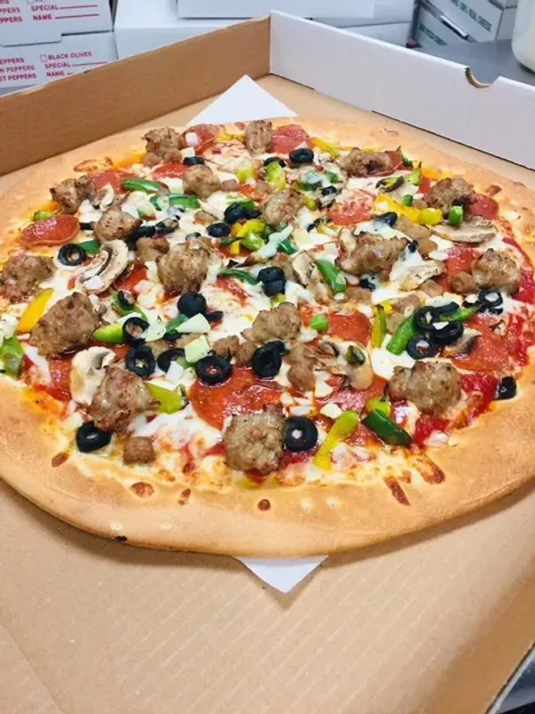 Deluxe Pizza