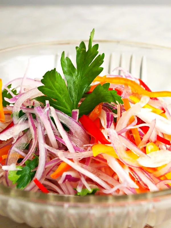 Sarsa criolla / Criolla salad