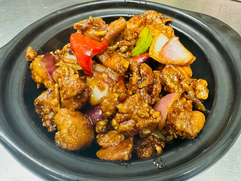 Bone-in Chicken with three cups sauce