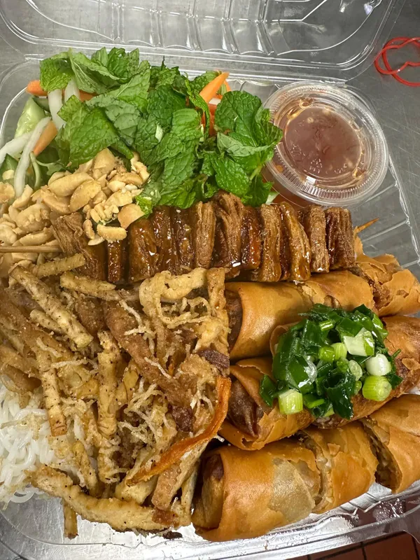 G 15. COMBINATION BOWL (Bún đặc biệt)