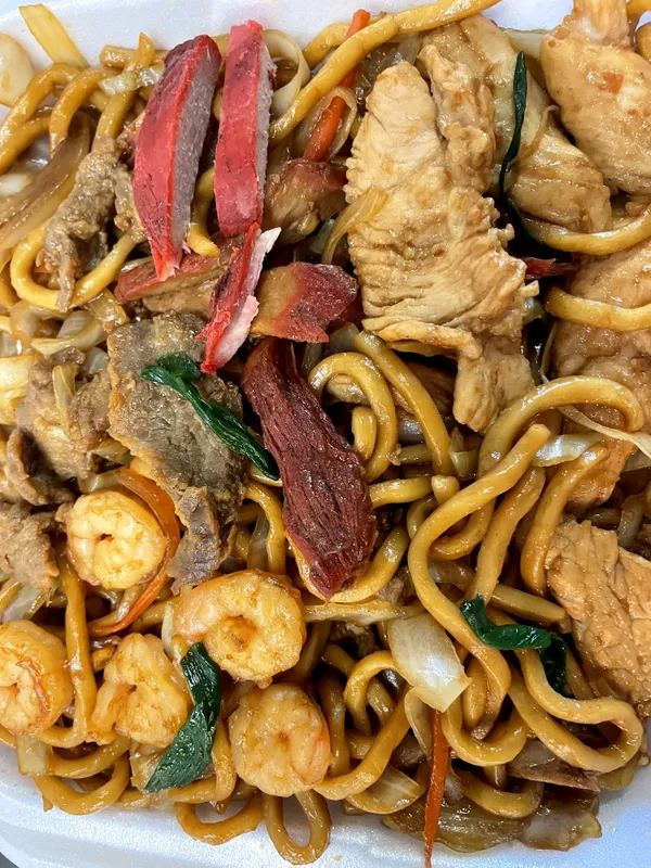 35. House Special Lo Mein