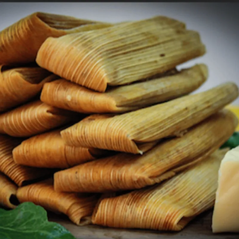 Tamales Verdes de Pollo (Docena)