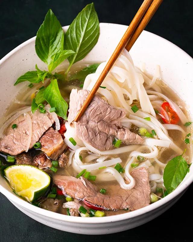N8. Beef Pho