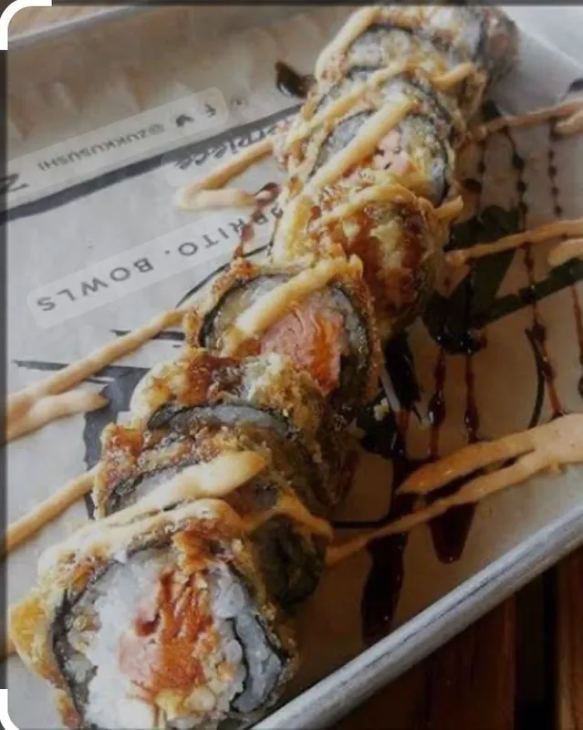 Salmon cream cheese tempura roll