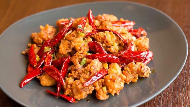 香辣仔鸡 C01. Chef's Special Dry Chili Chicken
