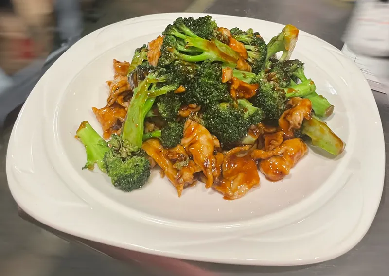 美芥兰鸡 C03. Chicken With Broccoli