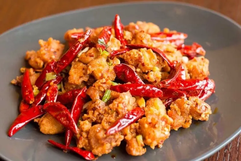 香辣仔鸡 Chef's Special Dry Chili Chicken