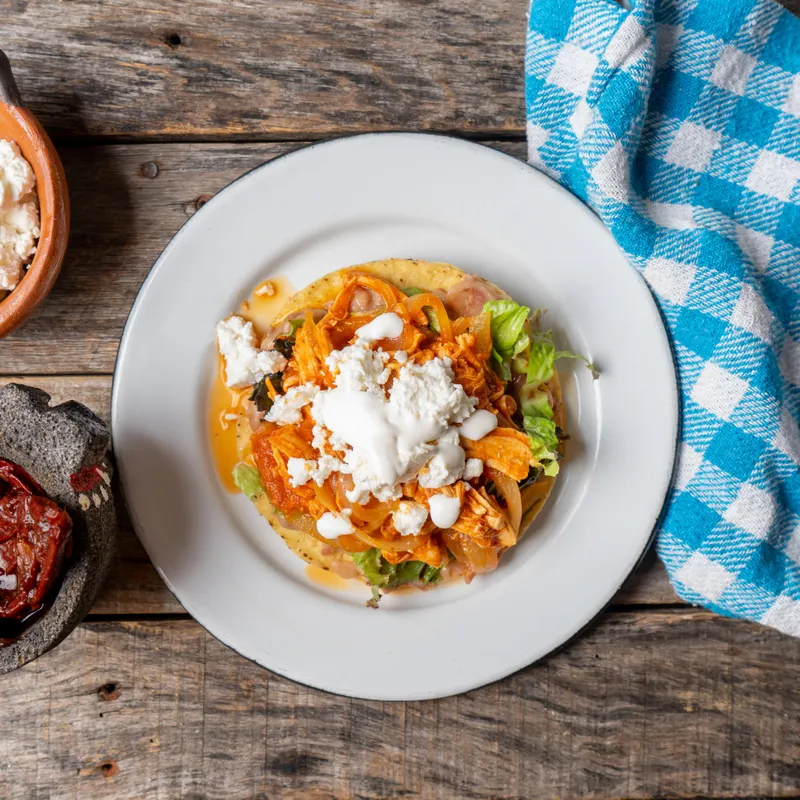 Tostada De Aguachile Rojo